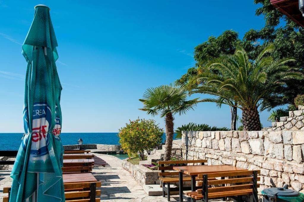 Apartmani Lux Sea Utjeha Zewnętrze zdjęcie